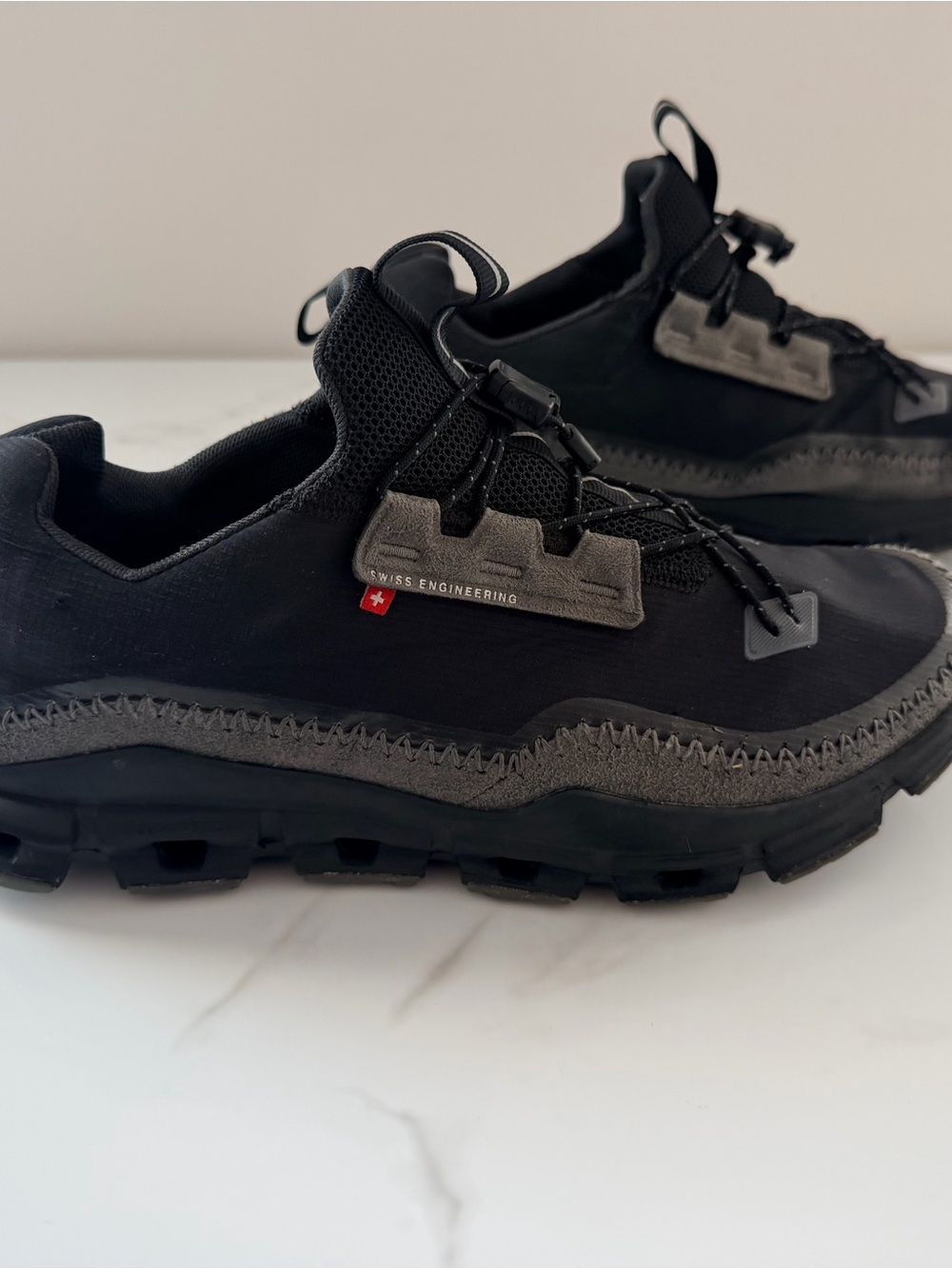 On Running Cloudaway Men’s Size 8.5 in Black Rock color